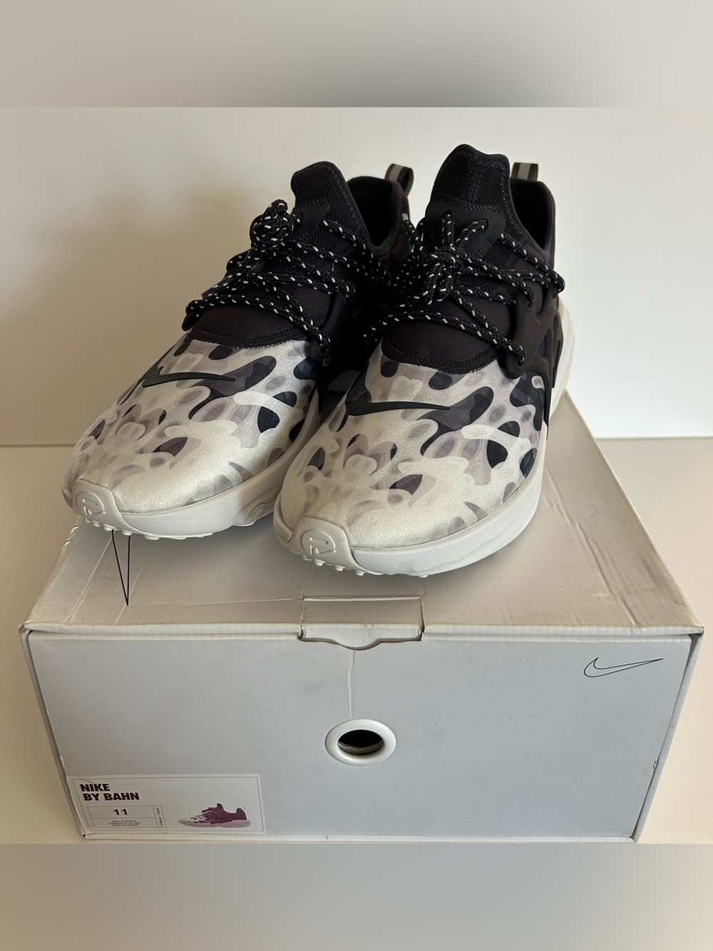 Nike Men’s Black & White Athletic Sneakers